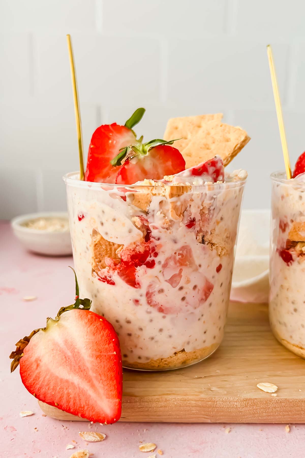 Strawberry Cheesecake Overnight Oats
